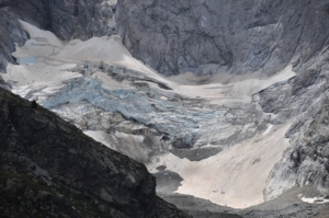ビニュマル峰の氷河